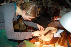 Streich- und Saiteninstrumentenbauer/in