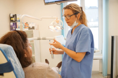 Dentalhygieniker/in