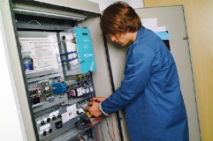 Elektroniker/in für Gebäude- und Infrastruktursysteme