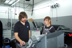 Kraftfahrzeugservicetechniker/in